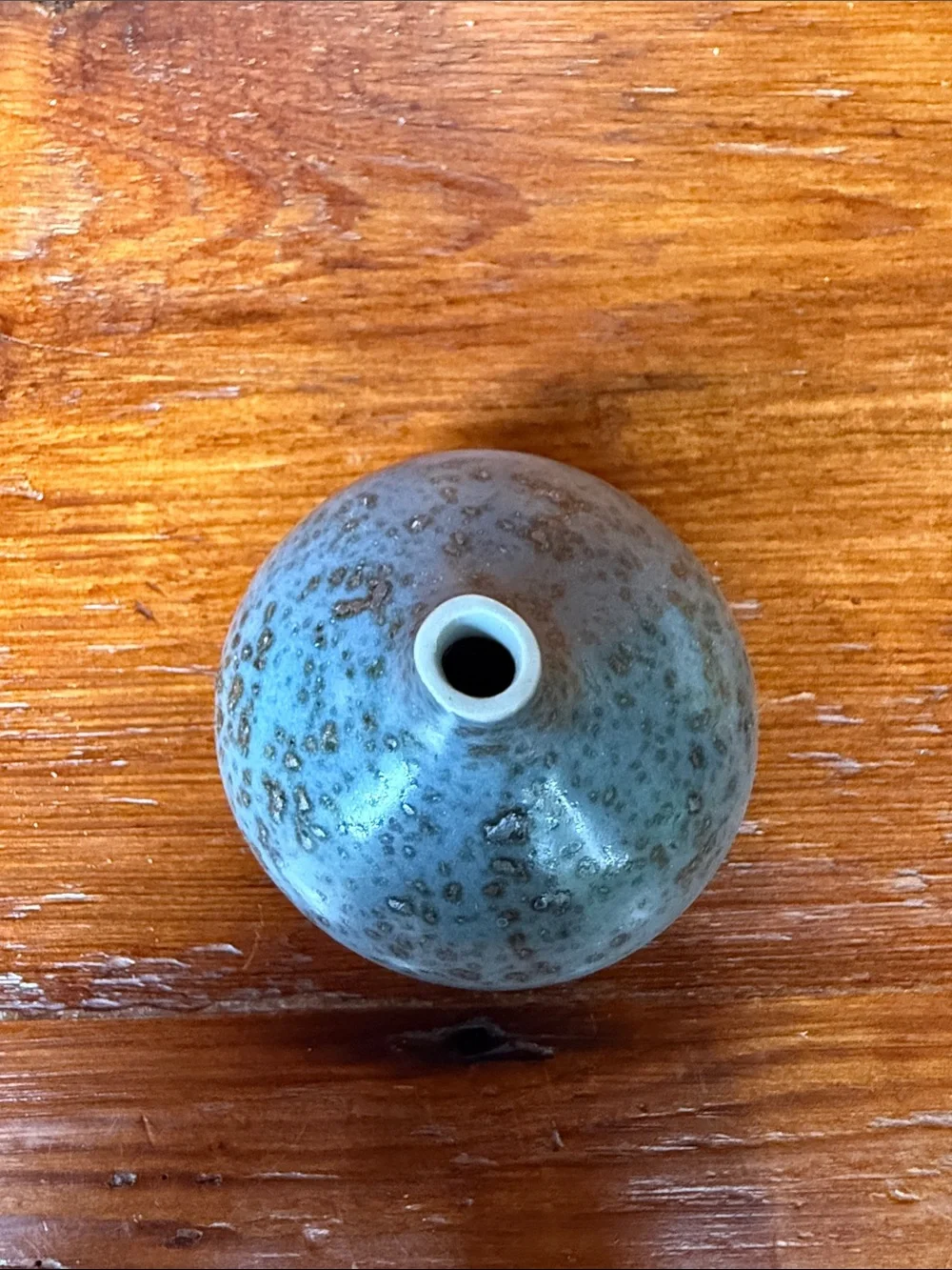N/A small rounded